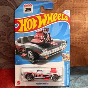 🛍️5/$20🛍️Hot Wheels Rodger Dodger Race Car 🏎️